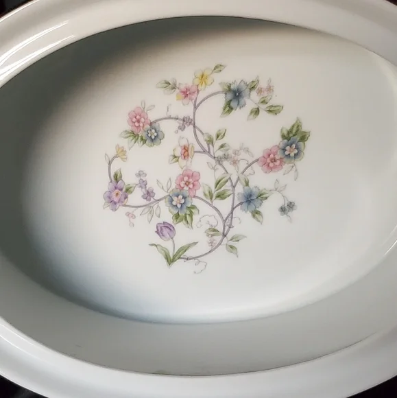 "Corona" Gold Trim 2Qt Casserole Dish Andrea by Sadek - Picture 7 of 15